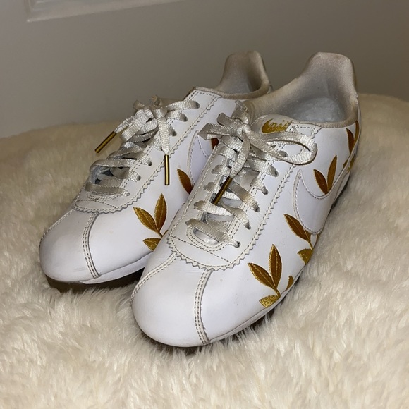 Embroidered Nike Cortez - Picture 3 of 5